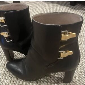 Preowned LEATHER CHLOE black and gold ankle boots size 39 1/2 heel 3 inches